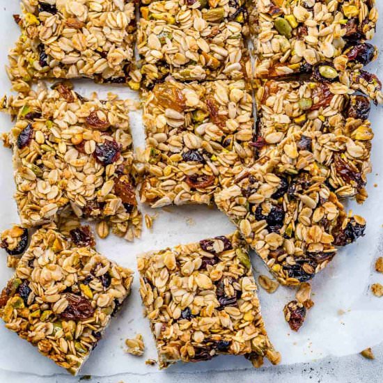 HOMEMADE OATMEAL GRANOLA BARS