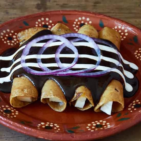 Cheese Enchiladas with Mole Sauce