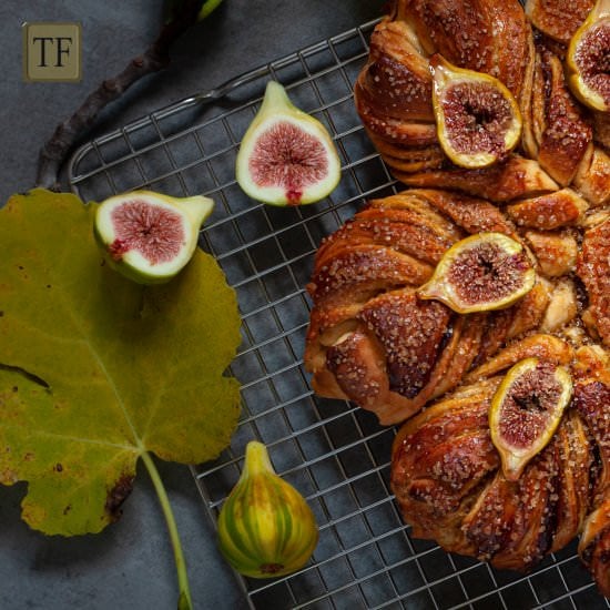 FIG STAR BREAD IN ITALY