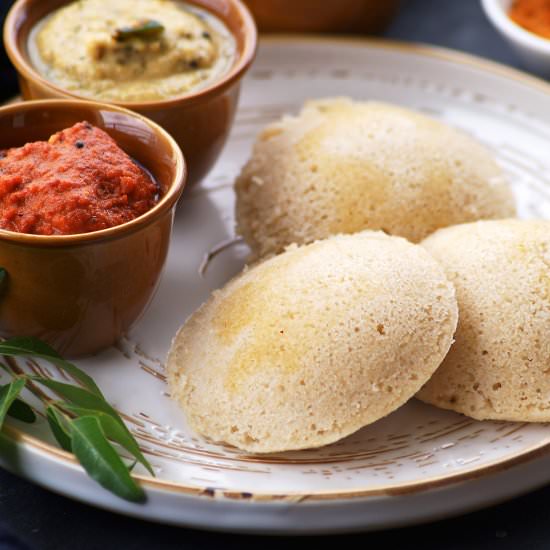 Oats Idli  – Steamed Oats Cakes