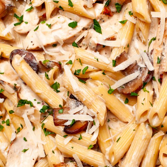 Creamy Chicken Mushroom Pasta