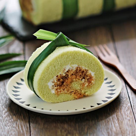 Coconut Pandan Cake Roll