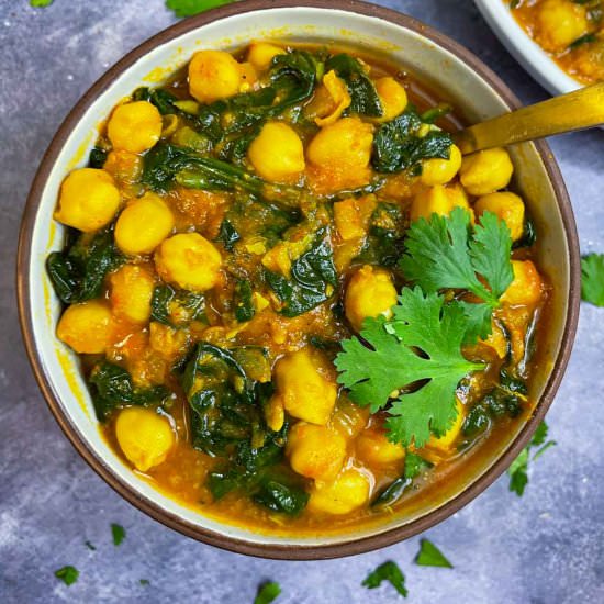 Chickpea Spinach Curry (Chana Saag)