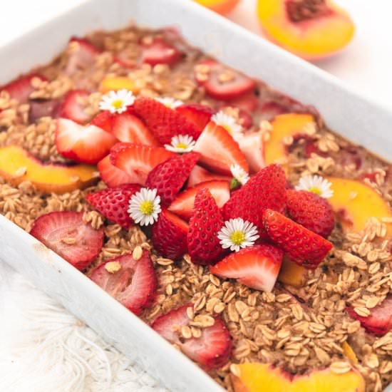 Baked Strawberry and Peach Oatmeal