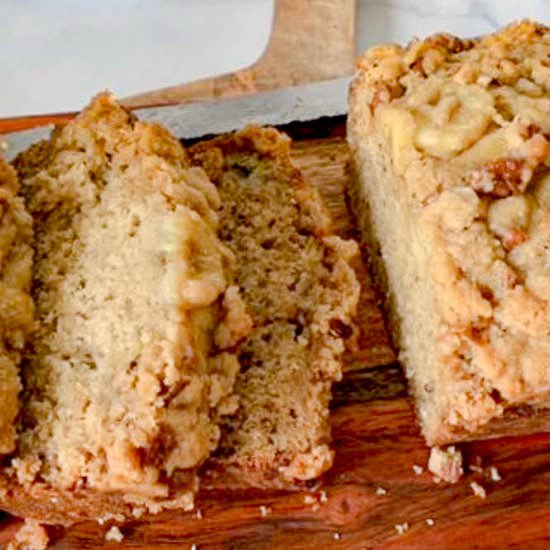Pecan Streusel Banana Bread