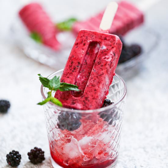 3 Ingredient Creamy Blackberry Pops