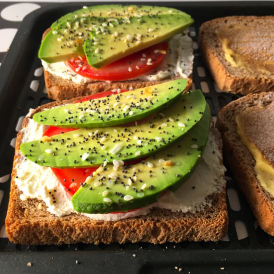 Air Fryer Toast (Toasted Bread)