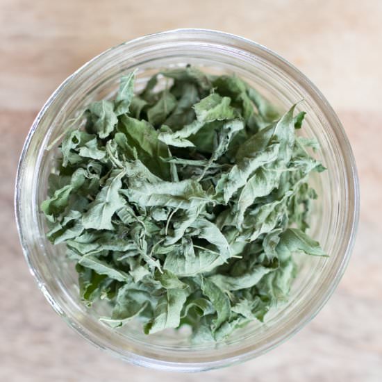 How to Dry Herbs