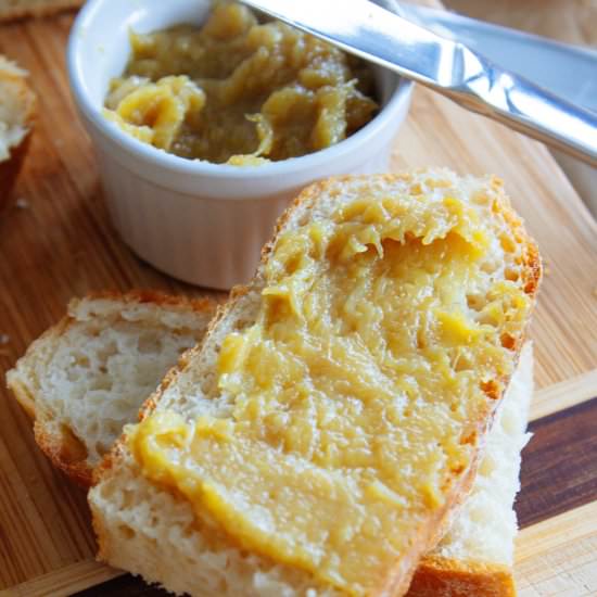 3 Ingredient Roasted Garlic Puree
