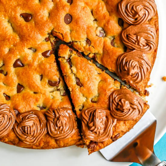 Chocolate chip cookie cake
