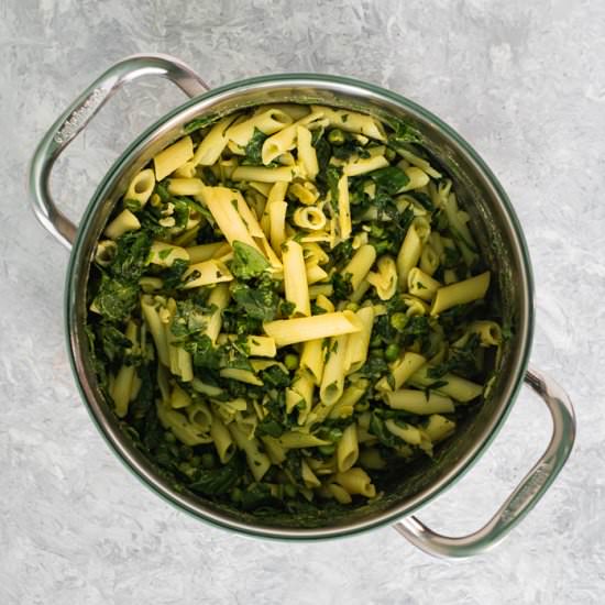 Vegan One-Pot Spinach & Peas Pasta