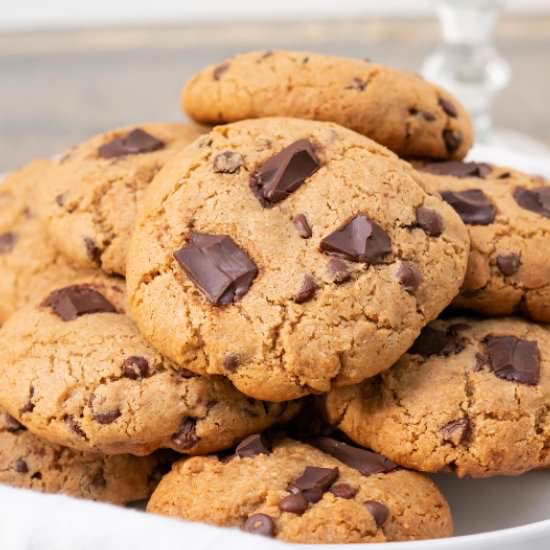 Almond Flour Chocolate Chip Cookies