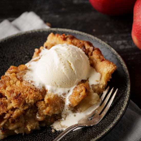 Apple Crumb Pie