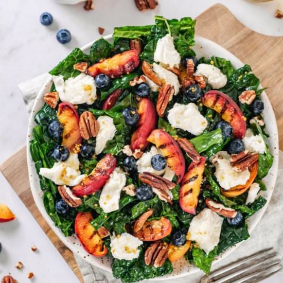 Grilled Peaches and Kale Salad