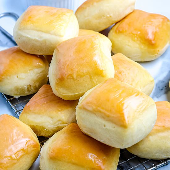 Copycat Texas Roadhouse Rolls
