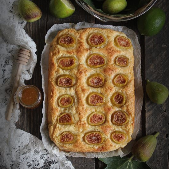 Sweet focaccia with figs