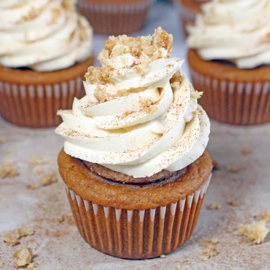 Apple Pie Stuffed Pumpkin Cupcakes
