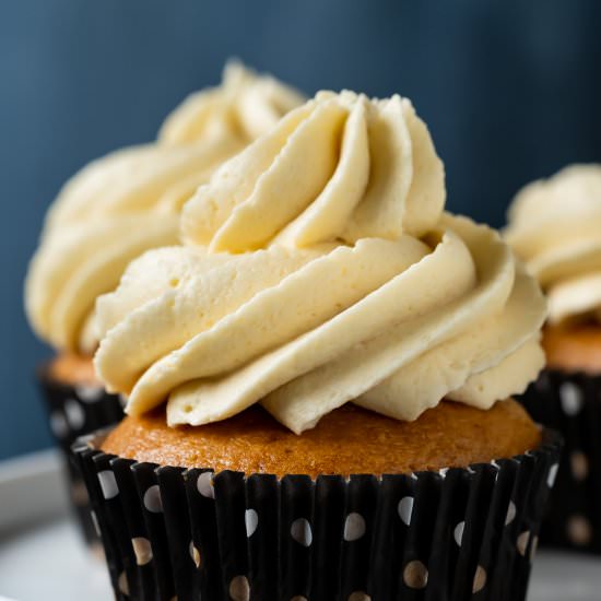 Eggless Vanilla Cupcakes
