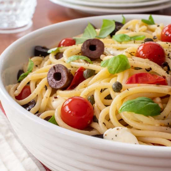Spaghetti with Cherry Tomatoes, Oli