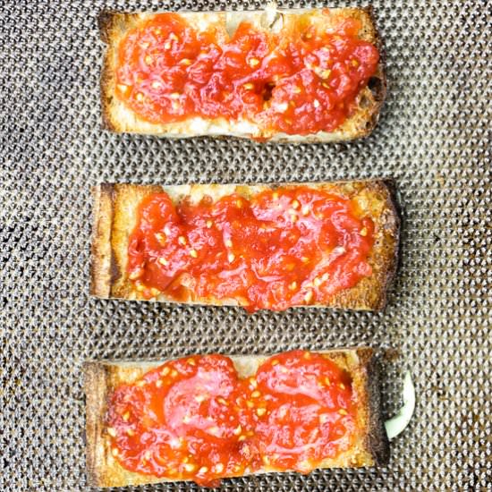 Pan Con Tomate