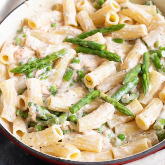 Hot Smoked Salmon Asparagus Pasta