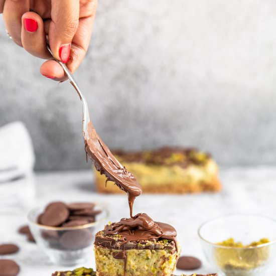 Pistachio Cheesecake Bars