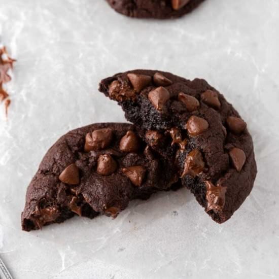 Crumbl dark dream cookies