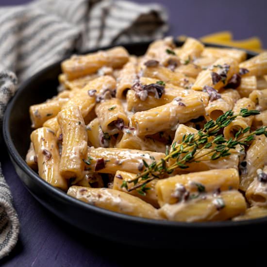 Gorgonzola and Black Olive Pasta