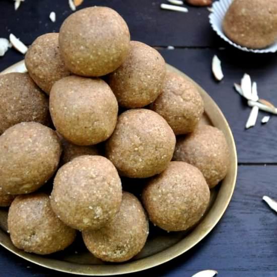 Gond ke Laddu