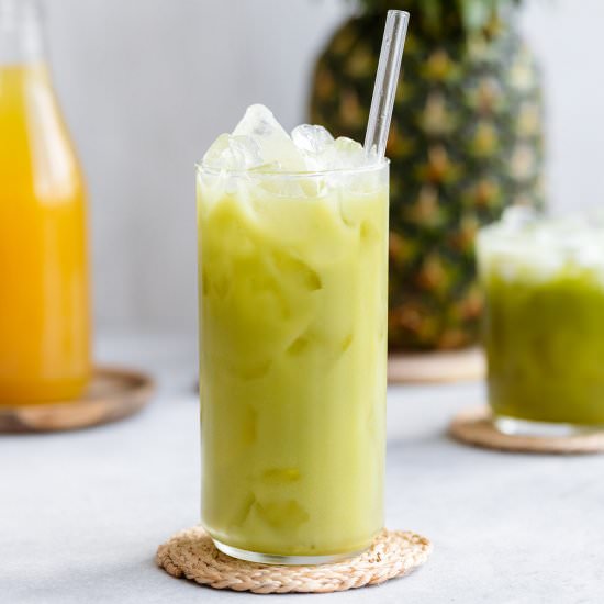 ICED PINEAPPLE MATCHA DRINK