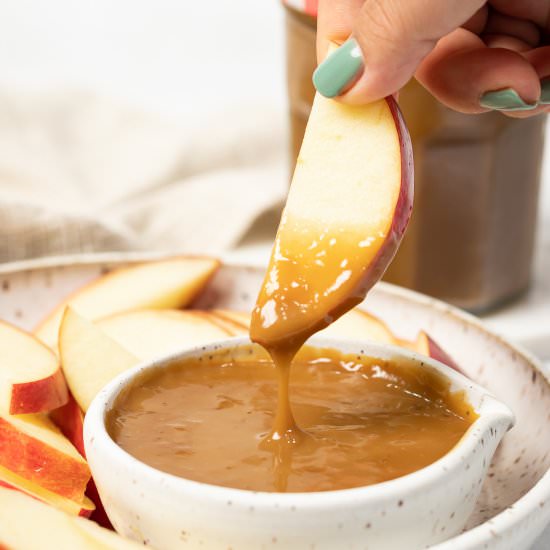 Easy Vegan Chocolate Sauce