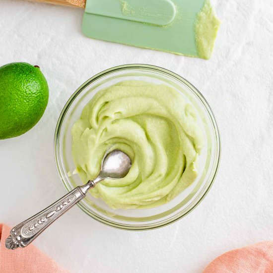 3 minute avo lime crema