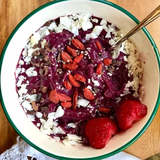 Ultimate Vegan Acai Bowl