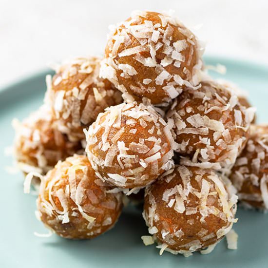 Carrot Cake Energy Balls