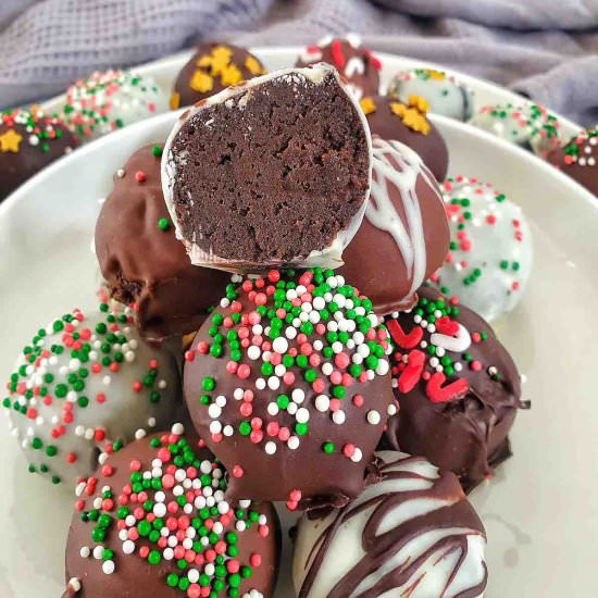 Christmas Oreo Balls (no bake)