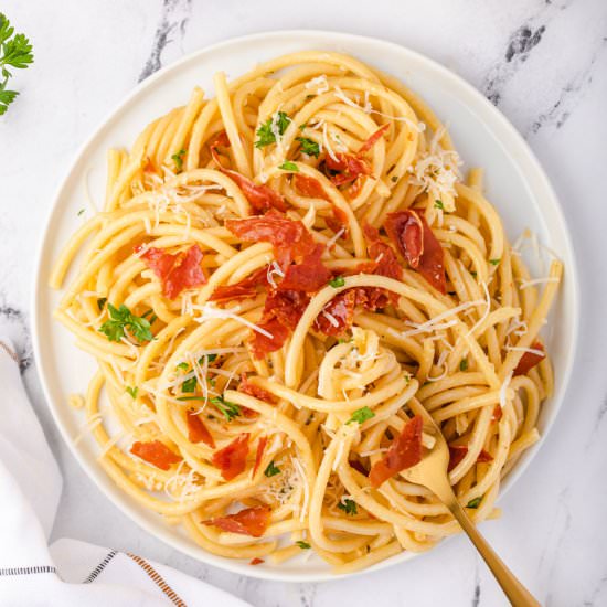 Garlic Butter Pasta with Prosciutto