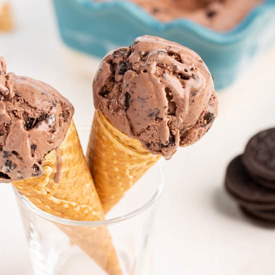Chocolatey Cookies and Cream Ice Cr