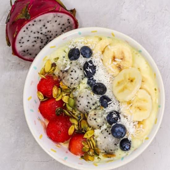 Dragon Fruit Smoothie Bowl