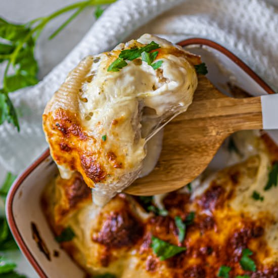 BAKED CHICKEN ALFREDO PASTA SHELLS