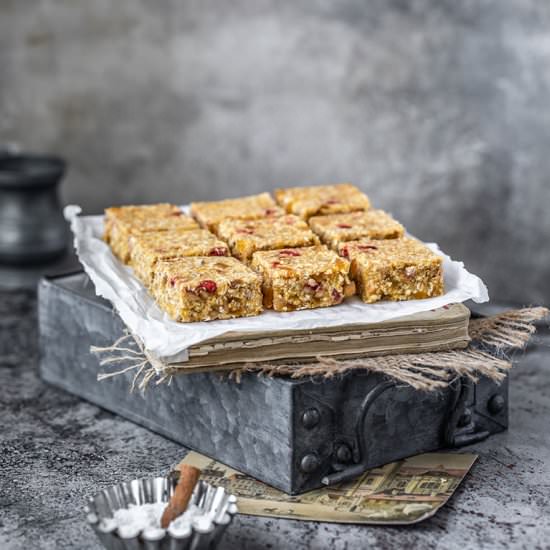 Apricot Coconut Granola Bars
