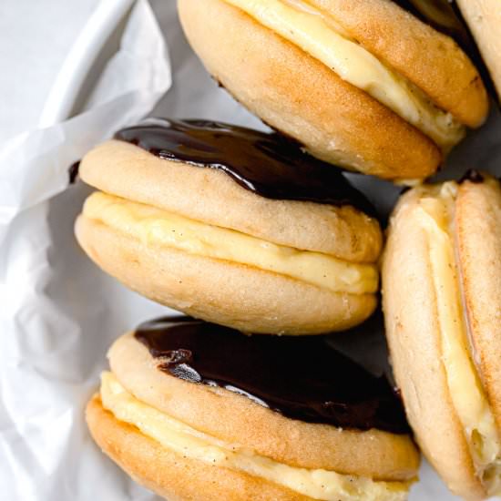 Boston Cream Whoopie Pies