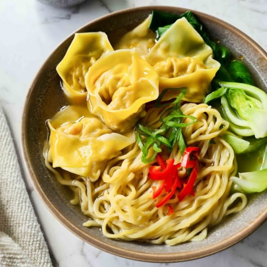 Wonton noodle soup