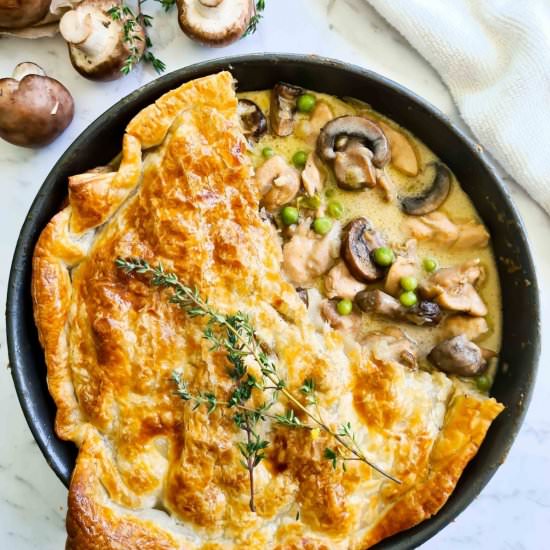 Chicken and mushroom pie