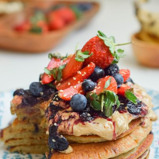 Healthy Fluffy Banana Pancakes