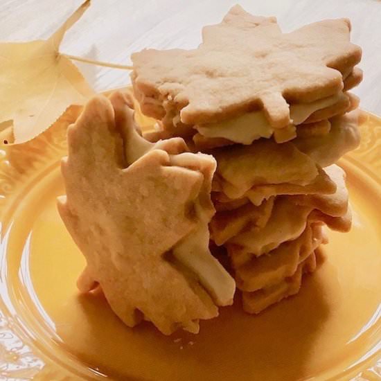 Maple Sandwich Cookies