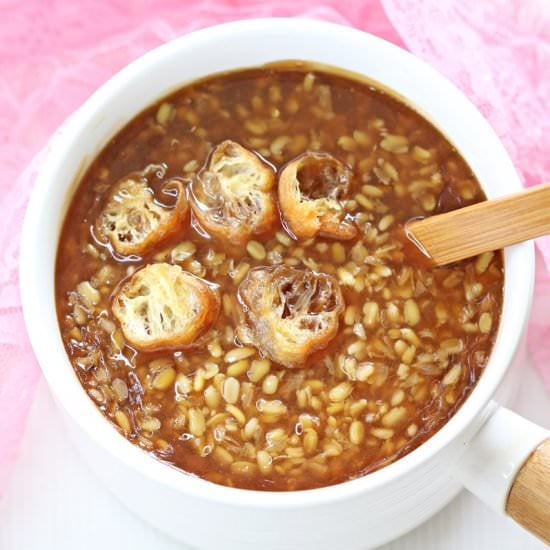 Tau Suan (split mung bean soup)