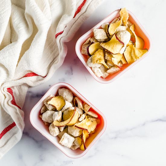apple pie muddy buddies