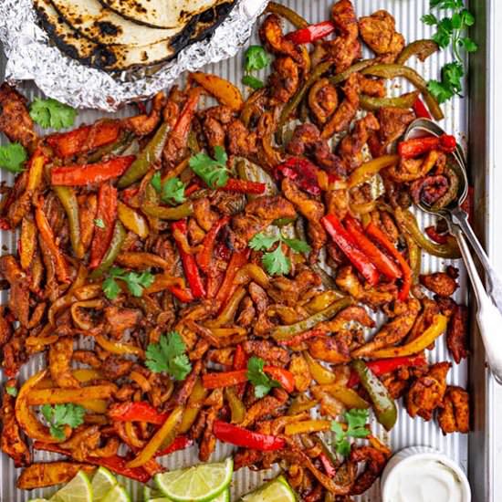 sheet pan chicken fajitas