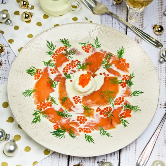 Smoked salmon carpaccio