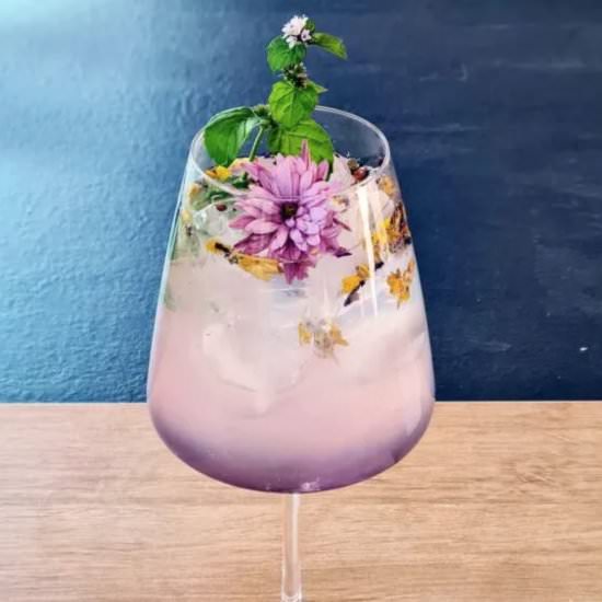 Floral Gin Lemonade Cocktail